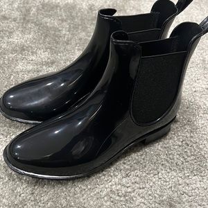 Raeylnn black rain boots / size 3M